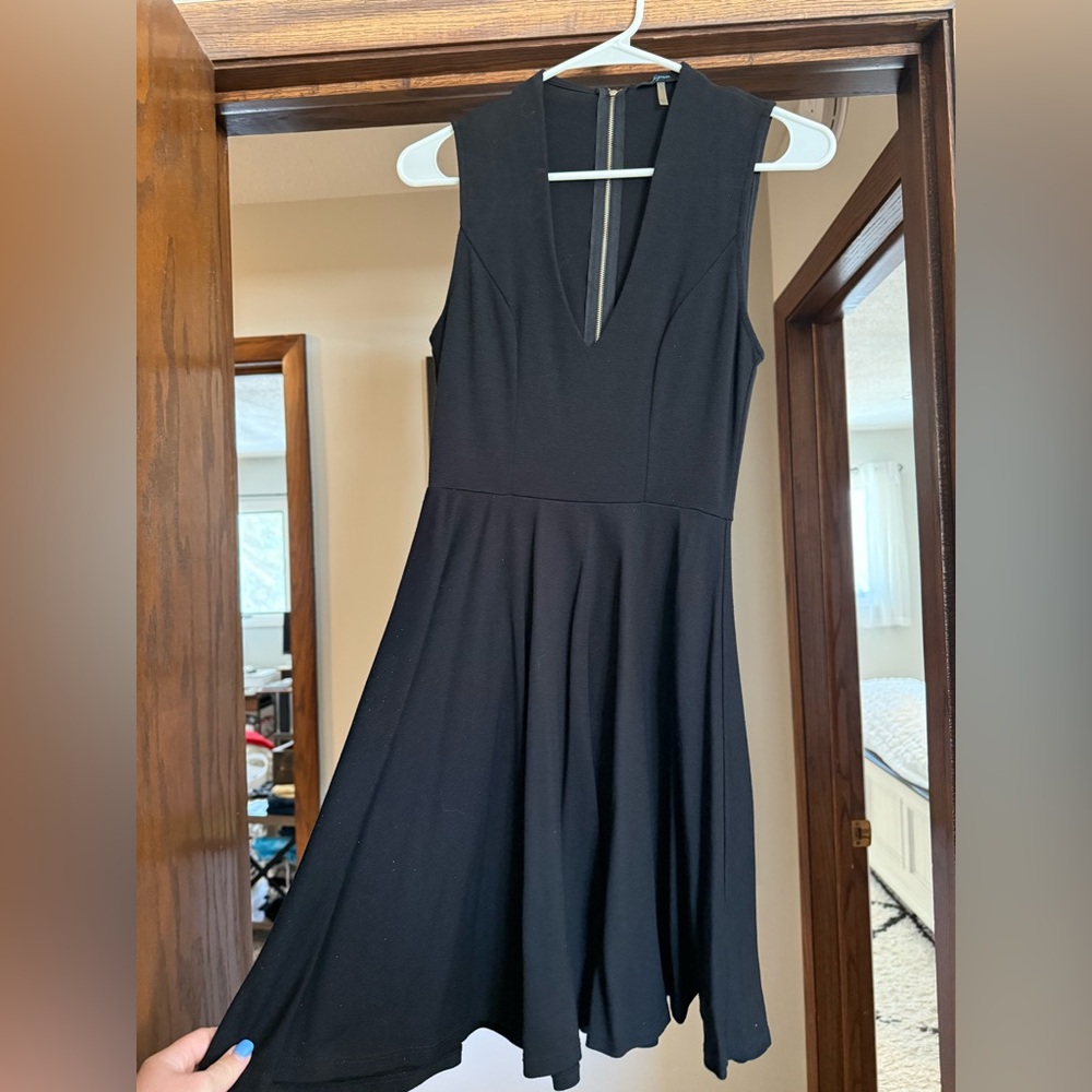 Elegant Black Sleeveless Dress